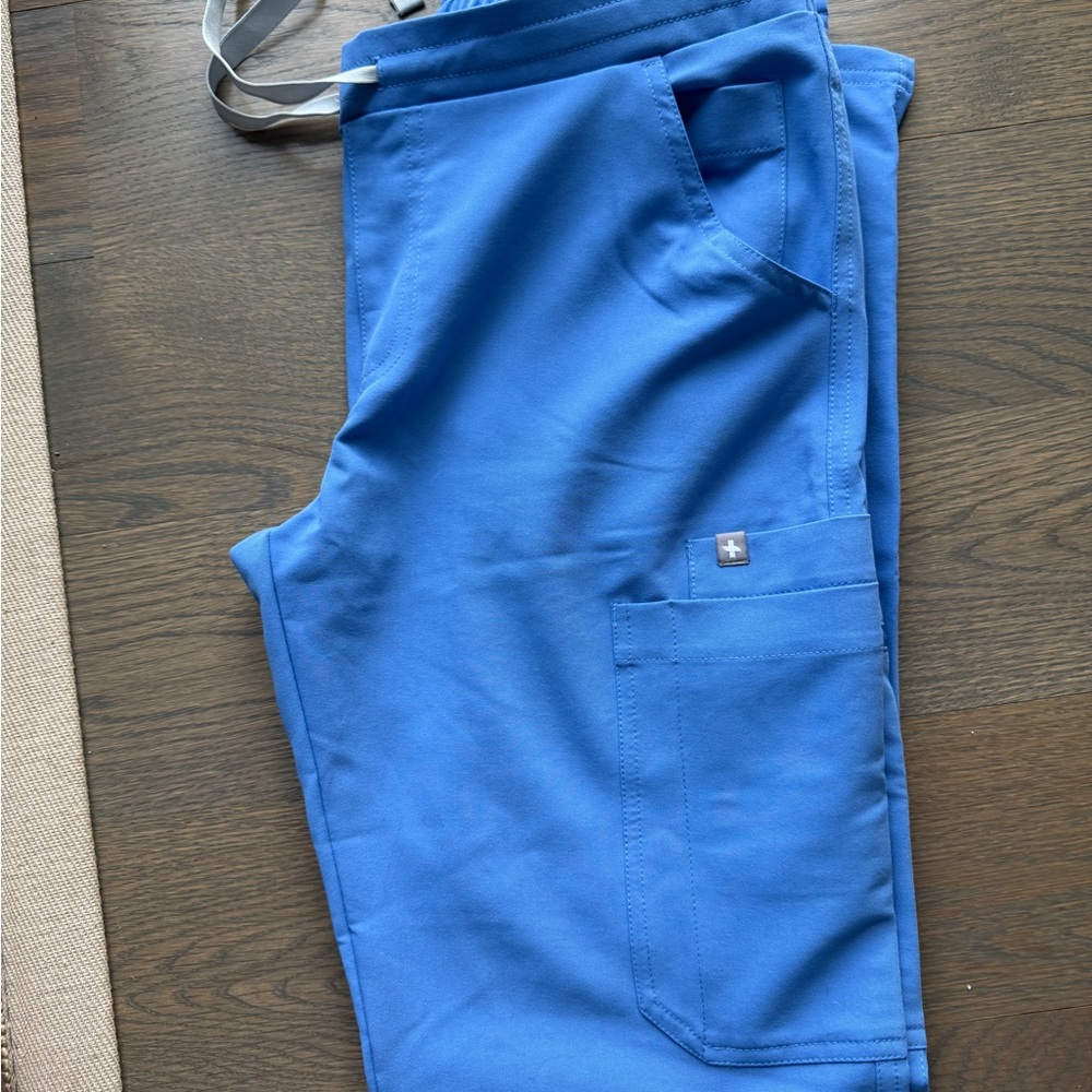Women’s figs scrub pants